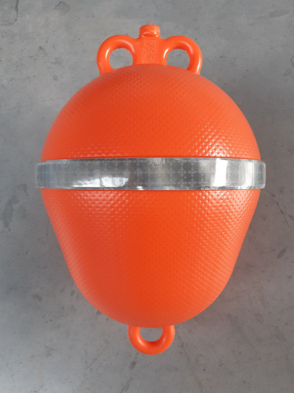 Bouée orange avec bande réfléchissante pour tramails de pêche et filets de pêche